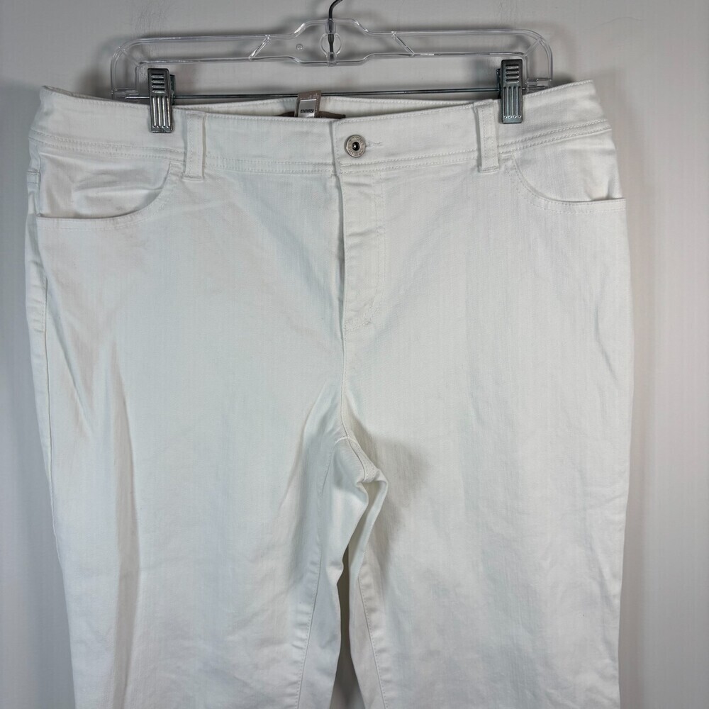 CHICO'S Josie Perfect Stretch Bedazzled Capri Womens 12 White Sparkle Rhinestone